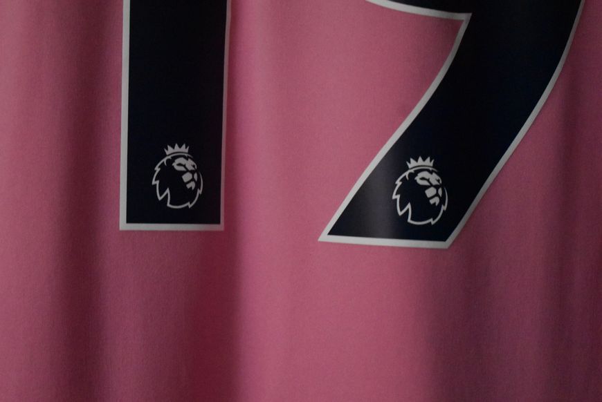 Everton 2022-2023 wyjazdowa koszulka Hummel w rozmiarze M z Vitaliy Mykolenko na plecach 4618 ZDJECIE