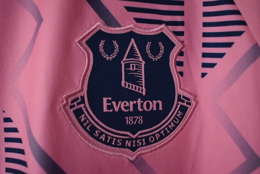 Everton 2022-2023 wyjazdowa koszulka Hummel w rozmiarze M z Vitaliy Mykolenko na plecach 4618 ZDJECIE