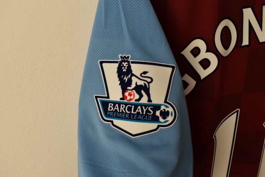 Aston Villa 2011-2012 home Nike shirt in size L with Gabriel Agbonlahor on the back 4767 PHOTO