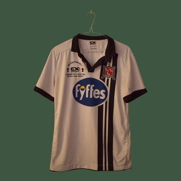 Dundalk 2017 hjemmebanetr&oslash;je CX+Sport i st&oslash;rrelse S med broderi dedikeret til den irske pokalfinale 5054 FOTO