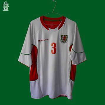 Wales 2008 udebanetr&oslash;je Champion i st&oslash;rrelseXL med nummer 3 p&aring; ryggen(brugt af Gareth Bale) 4818 FOTO
