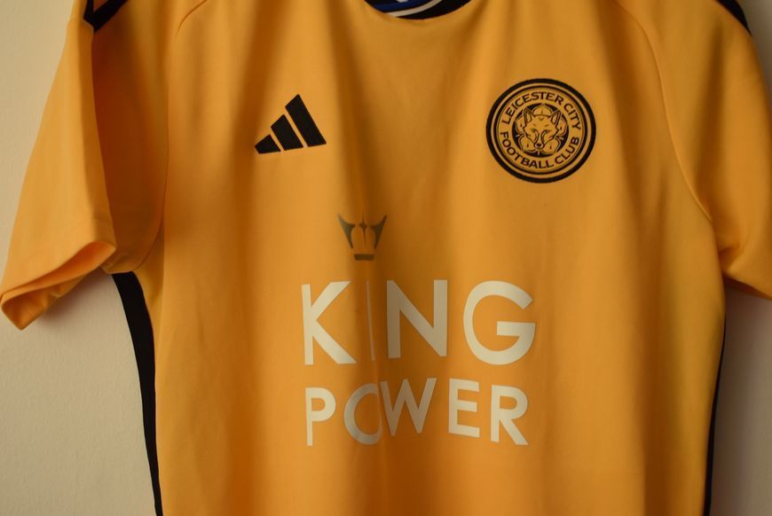 Leicester City 2023-2024 3-cia koszulka Adidas w rozmiarze M z Jamie Vardy na plecach 4768 ZDJECIE