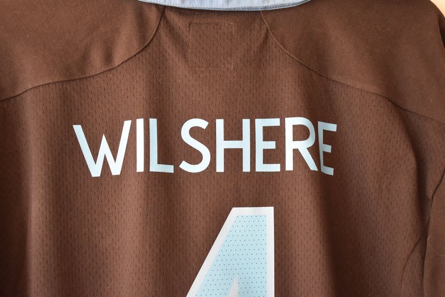 England EURO 2012 udebaneretrotr&oslash;je Umbro i st&oslash;rrelse 48 (XL) med Jack Wilshere p&aring; ryggen 4562 FOTO