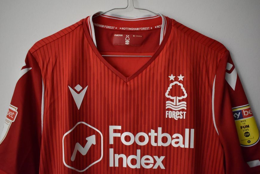 Nottingham Forest 2019-2020 home Macron shirt in size M with Matty Cash on the back 4621 PHOTO