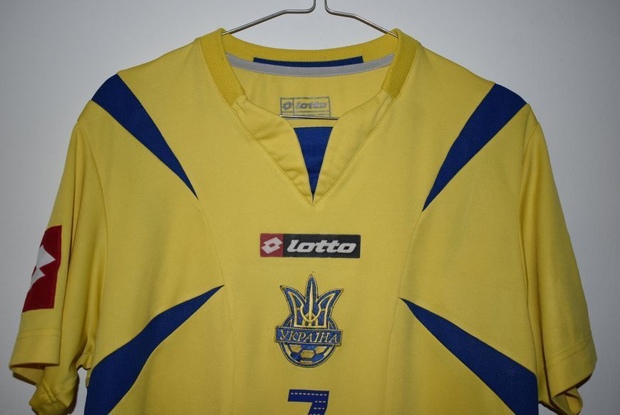 Ukraine World Cup 2006 home retro Lotto shirt size L (fit M 52x70cm) with Andriy Shevchenko on the back 4422 PHOTO