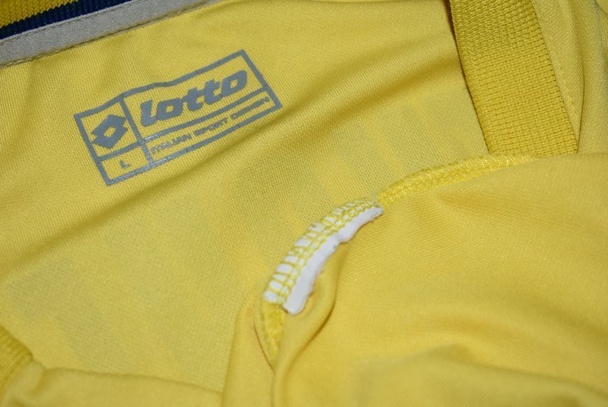 Ukraine World Cup 2006 home retro Lotto shirt size L (fit M 52x70cm) with Andriy Shevchenko on the back 4422 PHOTO