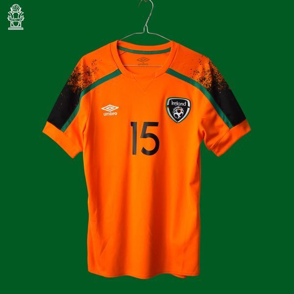 Ireland 2022 away shirt Umbro in size S with Troy Parrott on the back 4821 PHOTO