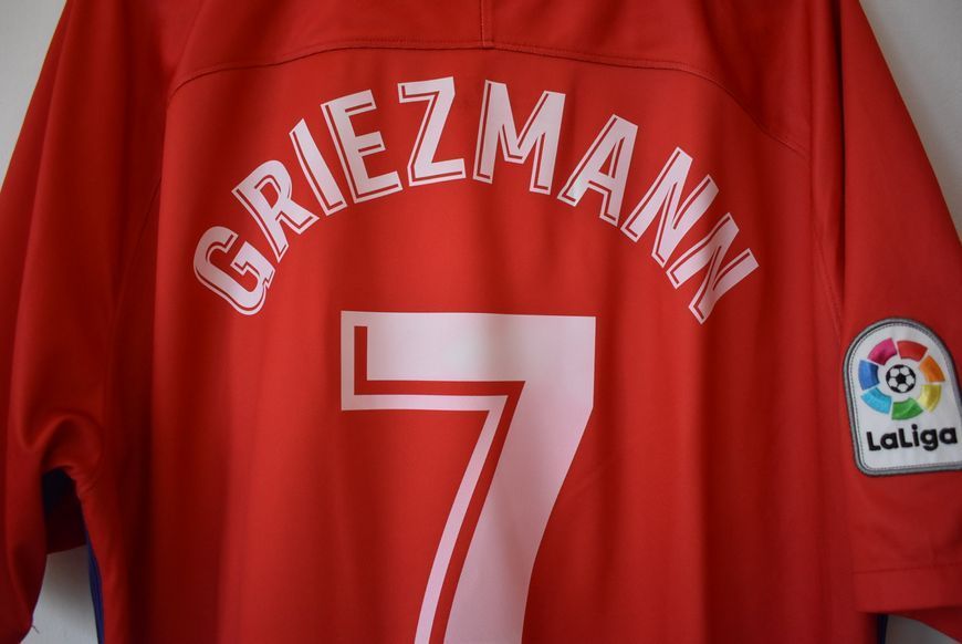 Atletico Madrid 2017-2018 hjemme tr&oslash;je Nike i st&oslash;rrelse XL med Antoine Griezmann p&aring; ryggen 4573 FOTO