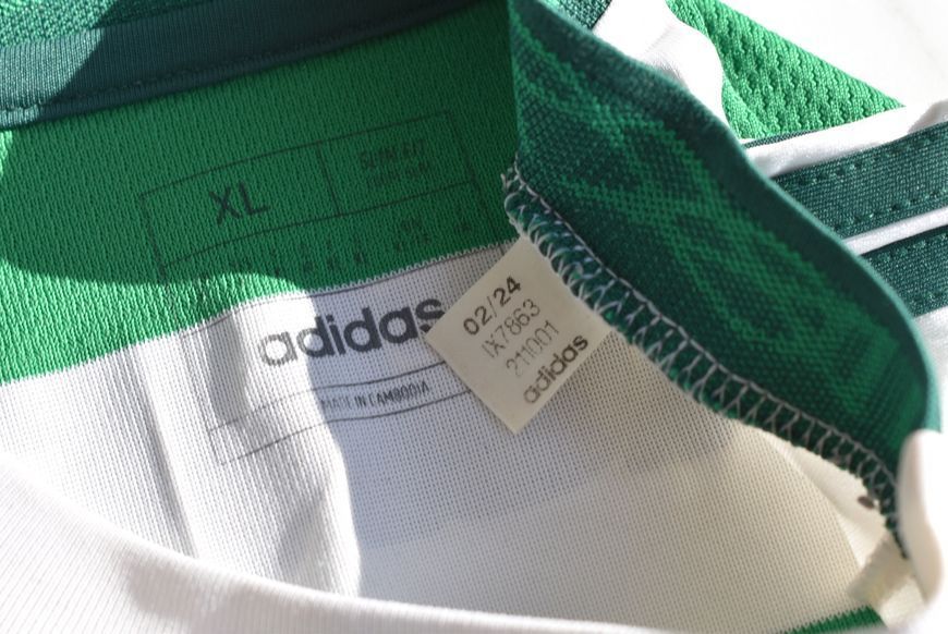 Celtic 2024-2025 home Adidas shirt in size XL with Maik Nawrocki on the back 4722 PHOTO