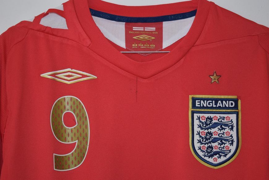 England VM 2006 udebaneretrotr&oslash;je Umbro i st&oslash;rrelse M med Wayne Rooney p&aring; ryggen 4574 FOTO