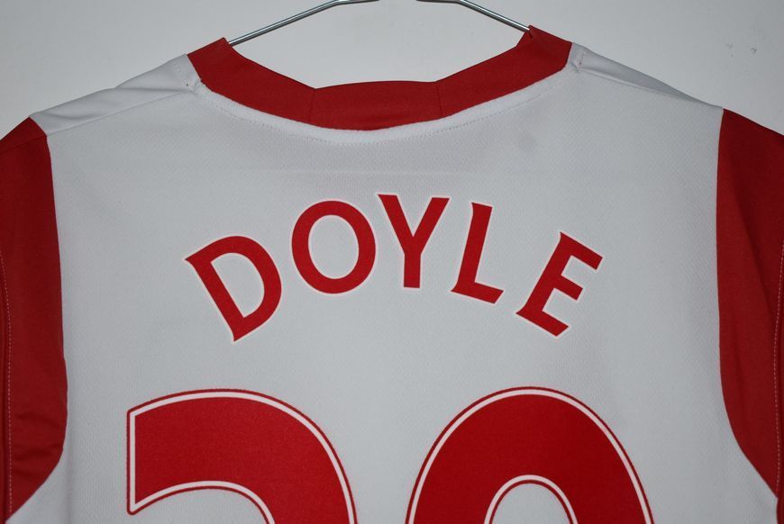 Wolverhampton Wanderers 2009-2010 away shirt Le Coq Sportif in size M with Kevin Doyle on the back 4866 PHOTO
