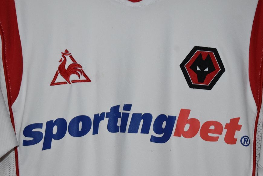 Wolverhampton Wanderers 2009-2010 away shirt Le Coq Sportif in size M with Kevin Doyle on the back 4866 PHOTO