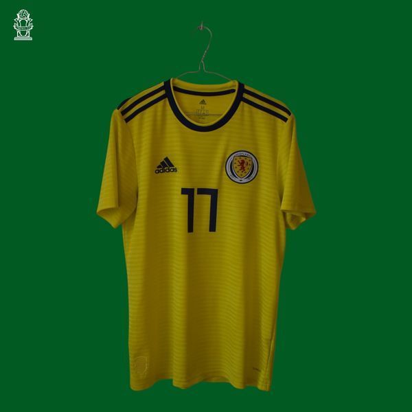 Szkocja 2017-2018 wyjazdowa koszulka Adidas w rozmiarze M z Scott McTominay na plecach 4575 ZDJECIE