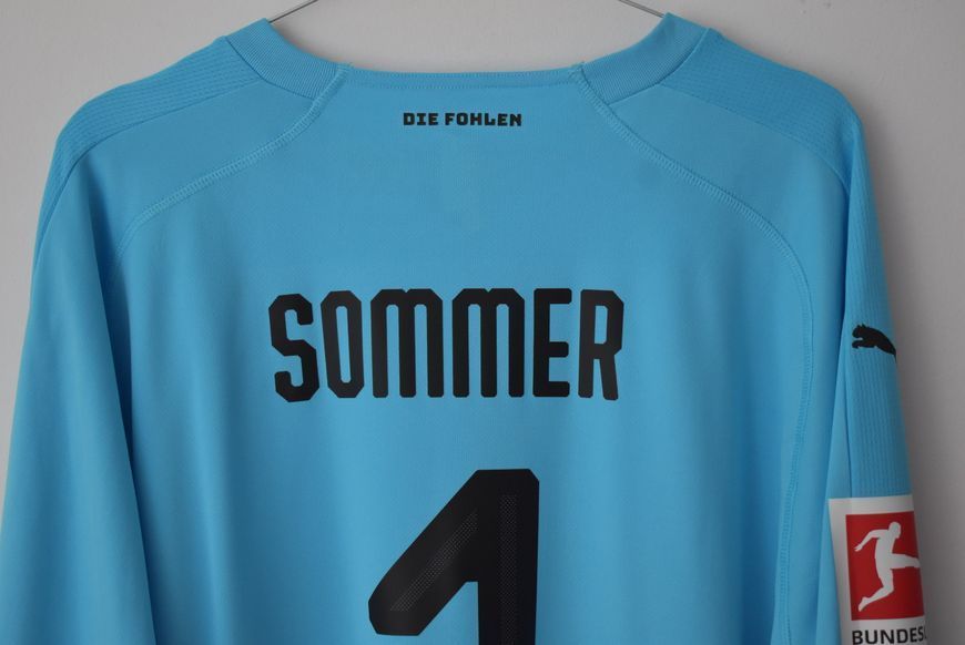 Borussia M&ouml;nchengladbach 2018-2019 goalkeeper shirt with long sleeves in size XXL with Yan Sommer on the back 5059 PHOTO
