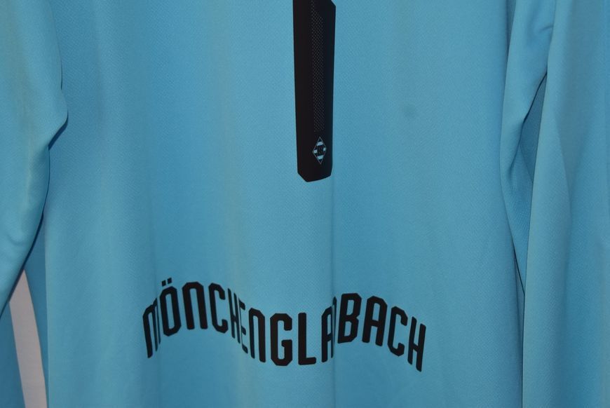 Borussia M&ouml;nchengladbach 2018-2019 goalkeeper shirt with long sleeves in size XXL with Yan Sommer on the back 5059 PHOTO