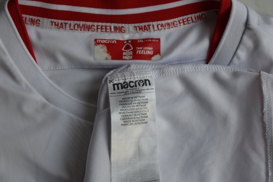 Nottingham Forest 2018-2019 away shirt Macron in size XXL with Matty Cash on the back 4867 PHOTO