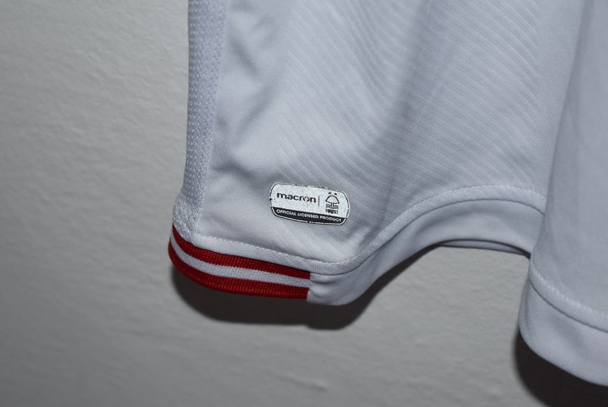 Nottingham Forest 2018-2019 away shirt Macron in size XXL with Matty Cash on the back 4867 PHOTO
