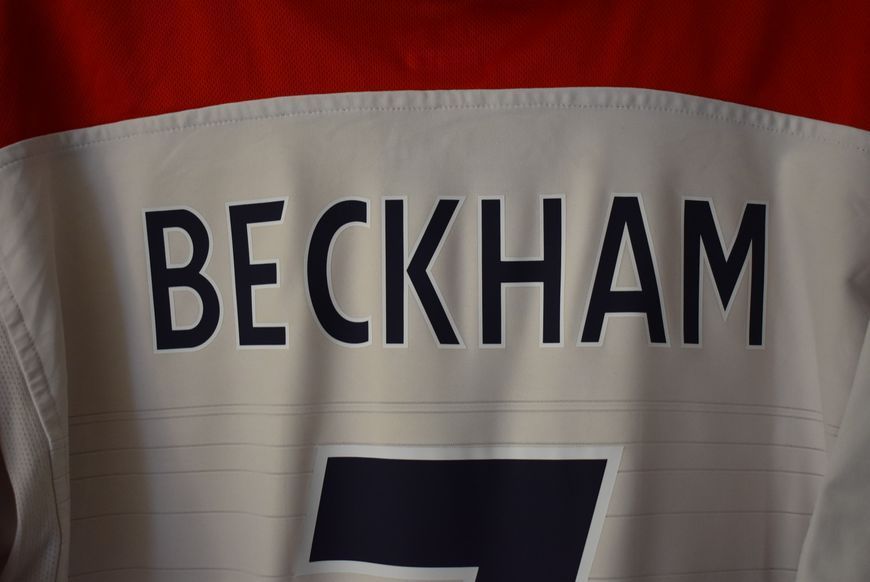 Anglia EURO 2004 domowa koszulka Umbro w rozmiarze L z David Beckham na plecach 4774 ZDJECIE