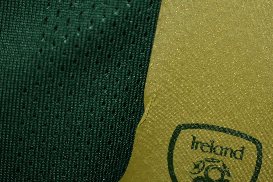 Ireland 2020-2021 home New Balance shirt in size M with Troy Parrott on the back 4775 PHOTO