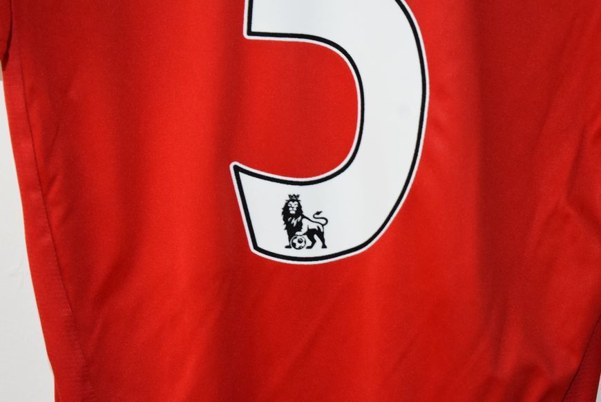 Liverpool 2008/2009/2010 domowa koszulka Adidas w rozmiarze M z Daniel Agger na plecach 4825 ZDJECIE