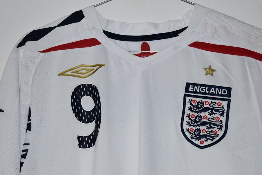 England VM 2006 hjemmebanetr&oslash;je Umbro i st&oslash;rrelse M med Wayne Rooney p&aring; ryggen 4978 FOTO