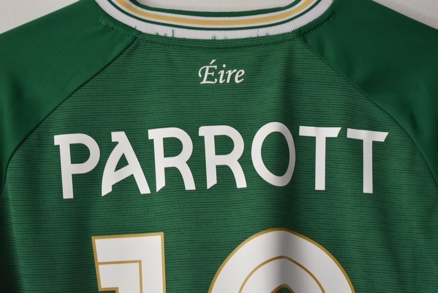 Irlandia 2020-2021 domowa koszulka z długim rękawem Umbro w rozmiarze M z Troy Parrott na plecach 4740 ZDJECIE