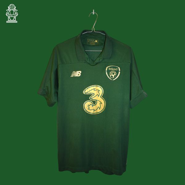 Ireland 2020-2021 home New Balance shirt in size M with Troy Parrott on the back 4776 PHOTO