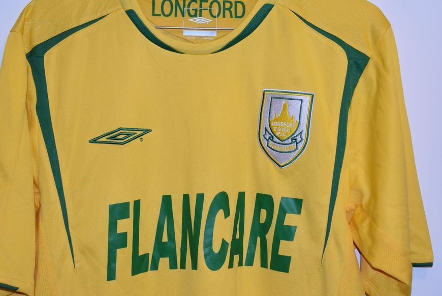 Longford Town 2006-2007 away shirt by Umbro in size M 5112 PHOTO