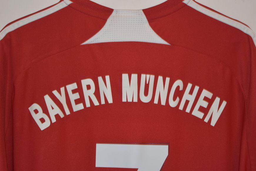 Bayern Munich 2007-2008 home shirt Adidas in size M with Franck Rib&eacute;ry on the back 5014 PHOTO