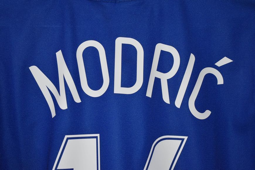 Chorwacja MŚ 2006 wyjazdowa koszulka retro Nike w rozmiarze L z Luka Modrić na plecach 4580 ZDJECIE