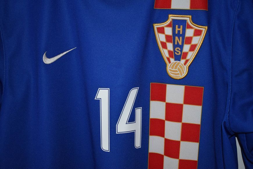 Chorwacja MŚ 2006 wyjazdowa koszulka retro Nike w rozmiarze L z Luka Modrić na plecach 4580 ZDJECIE