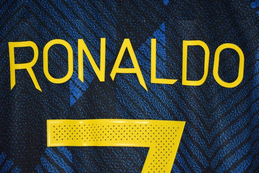 Manchester United 2021-2022 3-cia koszulka Adidas w rozmiarze L z Cristiano Ronaldo na plecach 4828 ZDJECIE