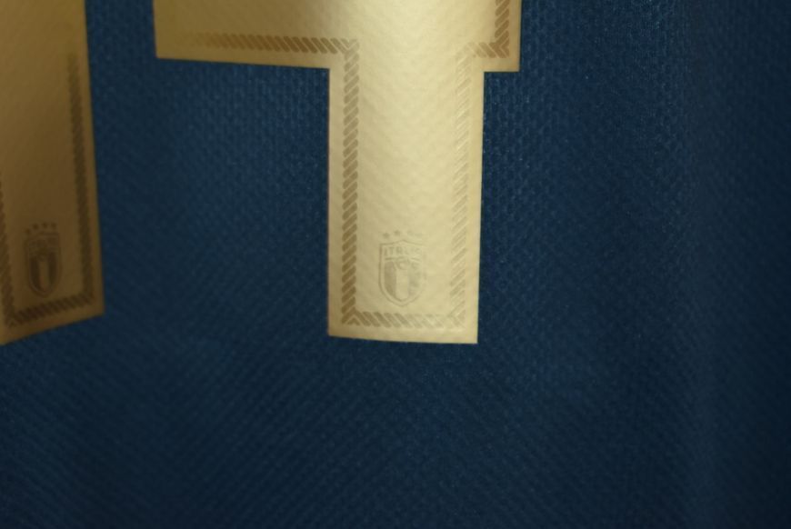 Italien 2019-2020 tredje tr&oslash;je Puma i st&oslash;rrelse L med Federico Chiesa p&aring; ryggen 4533 FOTO