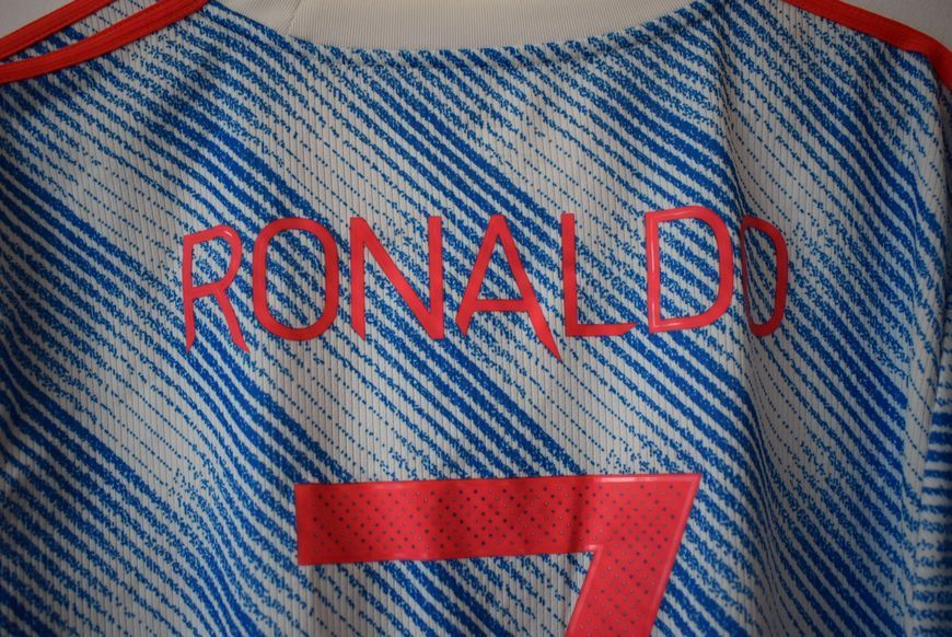 Manchester United 2021-2022 away Adidas shirt size M with Cristiano Ronaldo on the back 4583 PHOTO