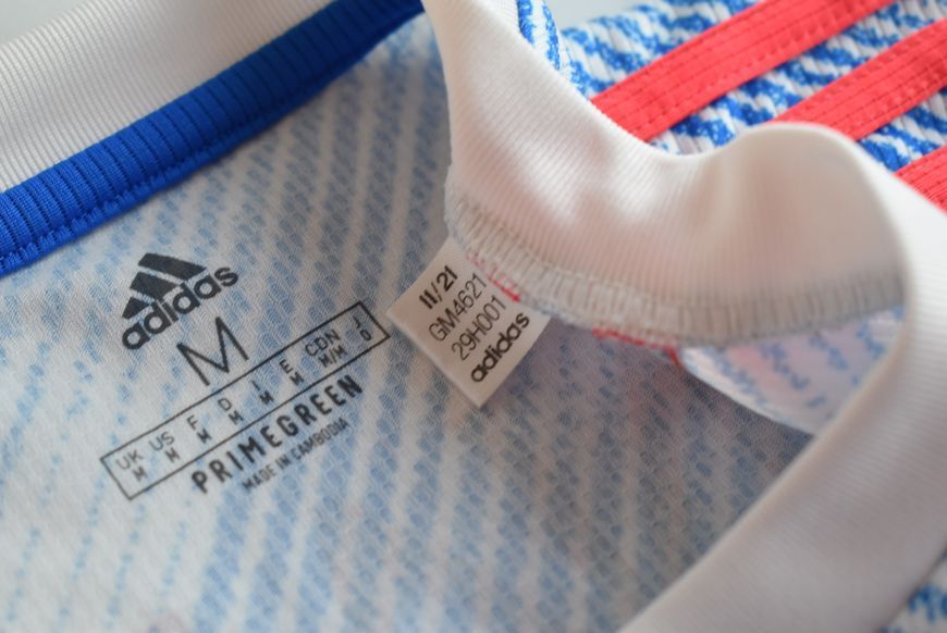 Manchester United 2021-2022 away Adidas shirt size M with Cristiano Ronaldo on the back 4583 PHOTO