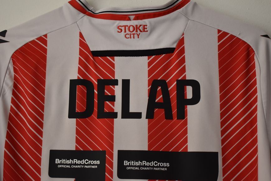 Stoke City 2022-2023 domowa koszulka Macron w rozmiarze S z Liam Delap na plecach 4831 ZDJECIE