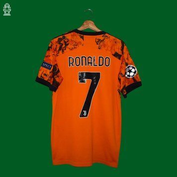 Juventus 2020-2021 udebanetr&oslash;je Adidas st&oslash;rrelse L med Cristiano Ronaldo p&aring; ryggen 4040 FOTO