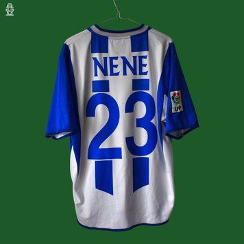 Deportivo Alav&eacute;s 2005-2006 hjemme retro Umbro tr&oslash;je i st&oslash;rrelse XL (57,5x75cm) med Nene p&aring; ryggen 4683 FOTO
