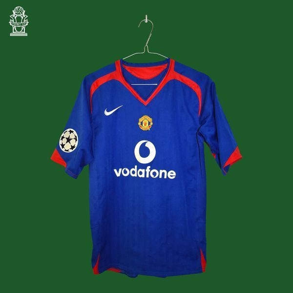 Manchester United 2005-2006 wyjazdowa koszulka Nike w rozmiarze S (49x68cm) z Cristiano Ronaldo na plecach 4782 ZDJECIE