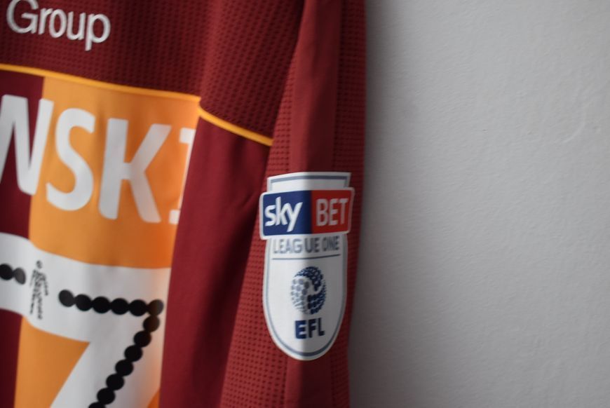 Bradford City 2017-2018 domowa koszulka Avec w rozmiarze XXL z Joel Grodowski na plecach 4832 ZDJECIE
