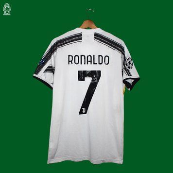 Juventus 2020-2021 hjemmetr&oslash;je Adidas st&oslash;rrelse L med Cristiano Ronaldo p&aring; ryggen 4041 FOTO