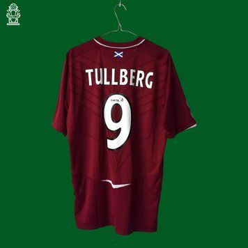 Heart of Midlothian 2008-2009 home shirt Umbro in size L with Mike Tullberg on the back 4833 PHOTO