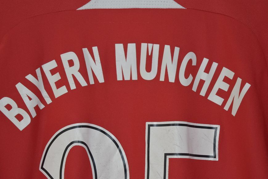 Bayern M&uuml;nchen 2008-2009 Adidas hjemmebanetr&oslash;je i st&oslash;rrelse YXL (48x67 cm) med Thomas M&uuml;ller p&aring; ryggen 5069 FOTO