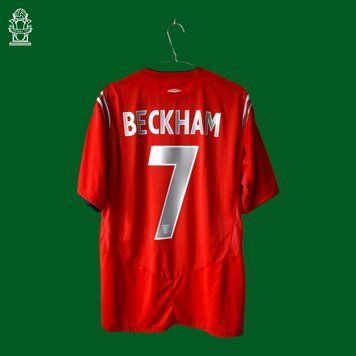 England EURO 2004 udebanetr&oslash;je retro Umbro i st&oslash;rrelse L med David Beckham p&aring; ryggen 4636 FOTO