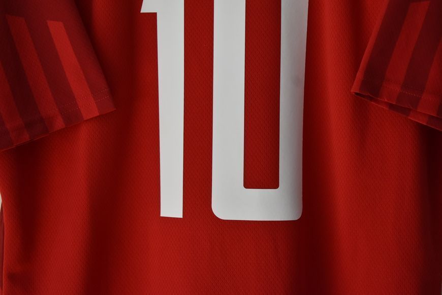 Danmark VM 2022 hjemmebanetr&oslash;je Hummel i st&oslash;rrelse XL med Christian Eriksen p&aring; ryggen 4879 FOTO
