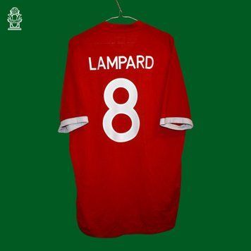 England VM 2010 udebaneretrotr&oslash;je Umbro i st&oslash;rrelse 48 (61x76cm) med Frank Lampard p&aring; ryggen 4538 FOTO