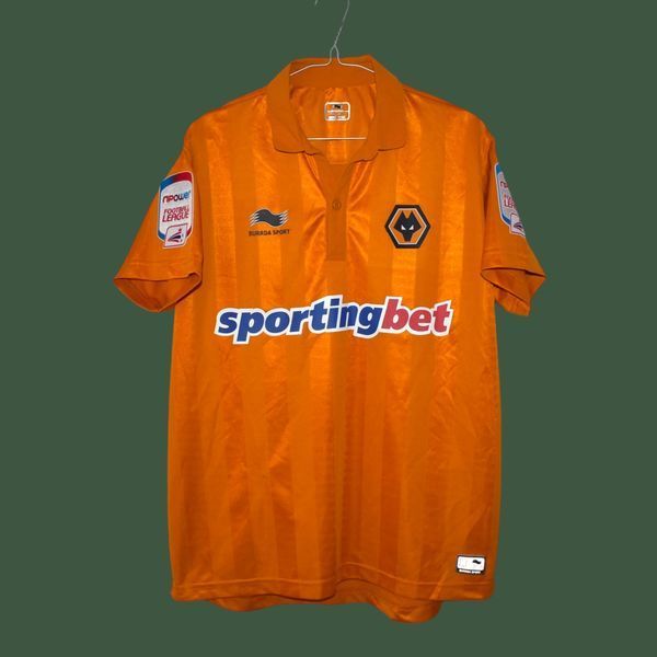 Wolverhampton Wanderers 2012-2013 Burrda hjemmebanetr&oslash;je i st&oslash;rrelse L med Sławomir Peszko p&aring; ryggen 5077 FOTO