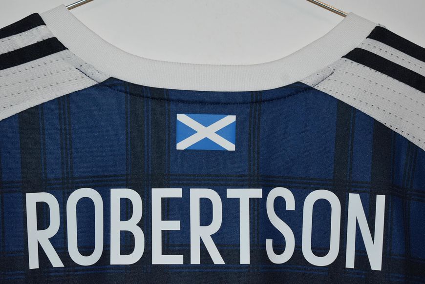 Szkocja 2015-2016 domowa koszulka Adidas w rozmiarze XL z Andy Robertson na plecach 4494 ZDJECIE