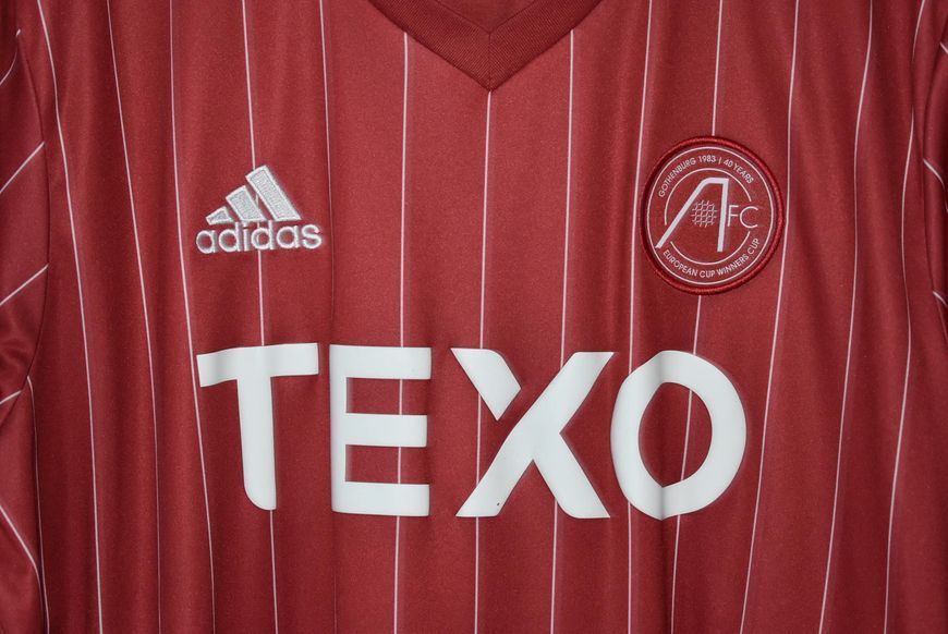 Aberdeen 2023-2024 home Adidas shirt in size XL with Lu&iacute;s Henrique Barros Lopes (Duk) on the back 4795 PHOTO